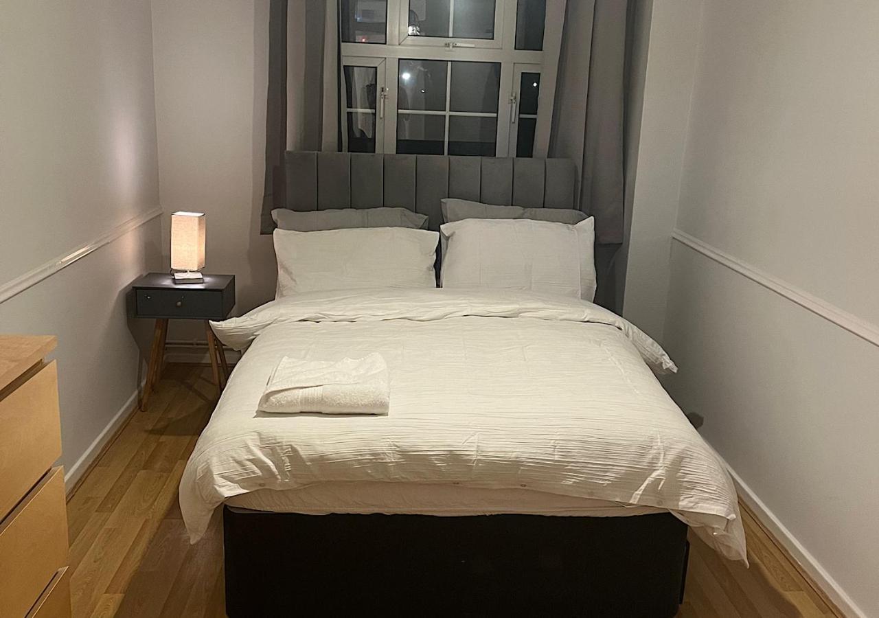 Lovely 2 Bedroom Apartment With Parking Space Лондон Екстер'єр фото